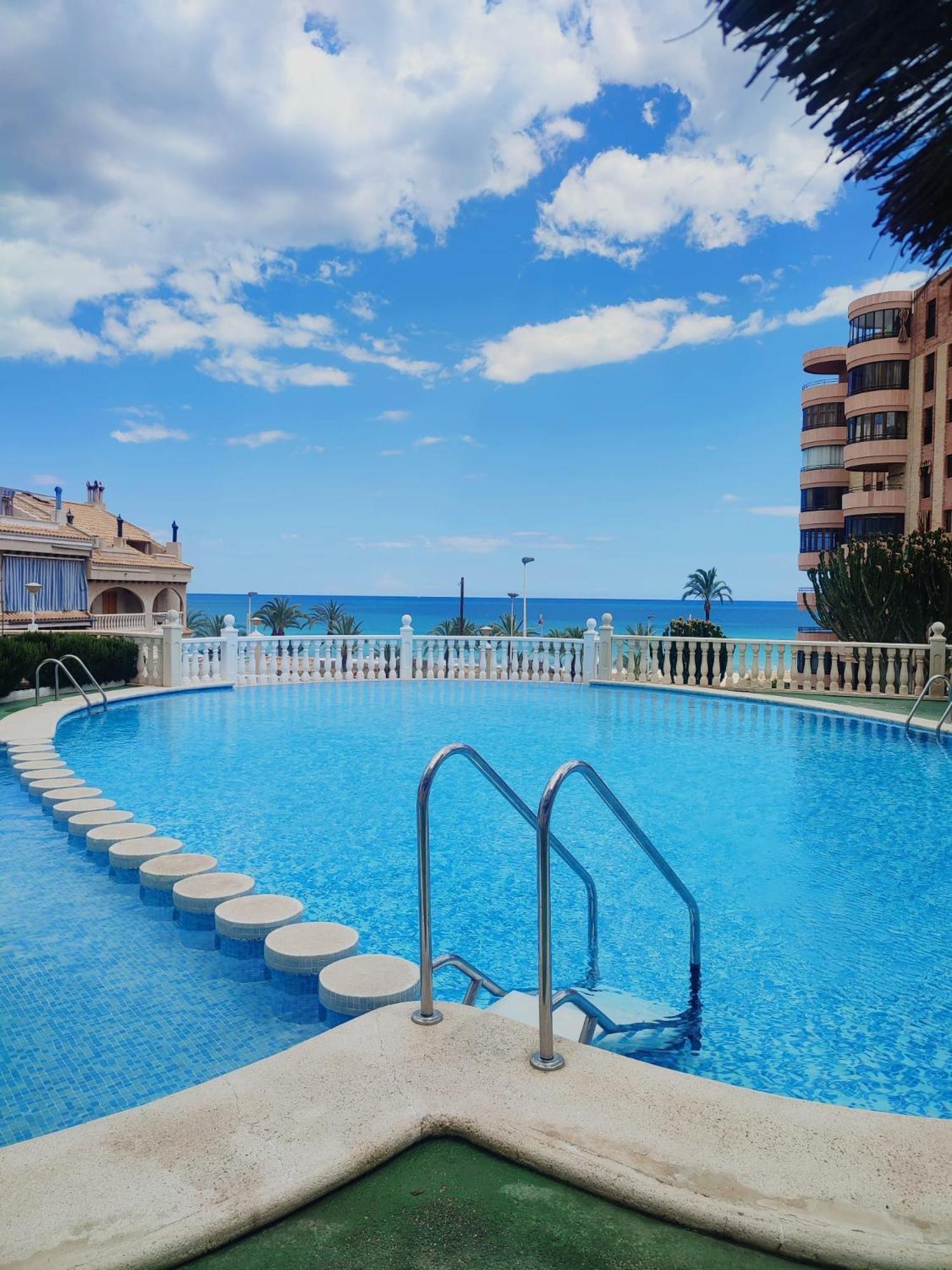 Arenales Del Sol Alicante Bilik gambar